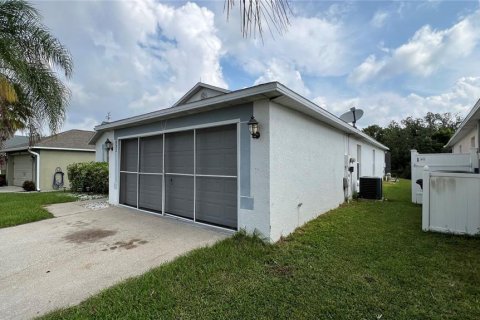 House in Davenport, Florida 4 bedrooms, 156.82 sq.m. № 1314095 - photo 3