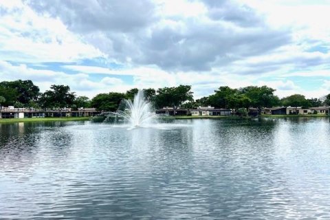 Condo in Hollywood, Florida, 2 bedrooms  № 1380111 - photo 5