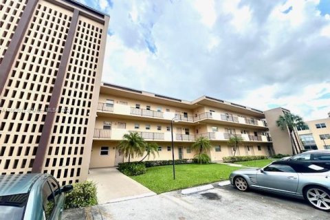 Copropriété à vendre à Hollywood, Floride: 2 chambres, 85.47 m2 № 1380111 - photo 8