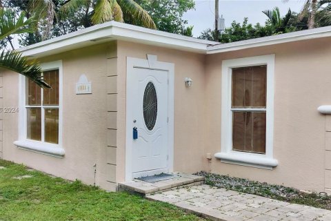 House in Miramar, Florida 3 bedrooms № 1380079 - photo 3