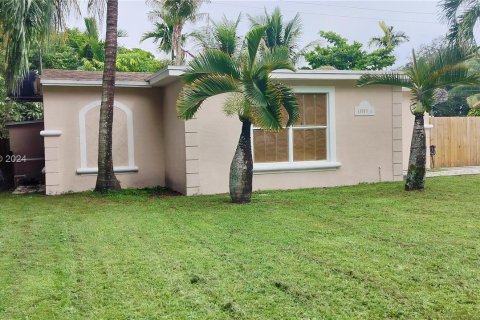 House in Miramar, Florida 3 bedrooms № 1380079 - photo 1