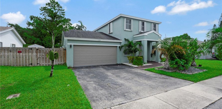 House in Sunrise, Florida 4 bedrooms, 206.15 sq.m. № 1380052