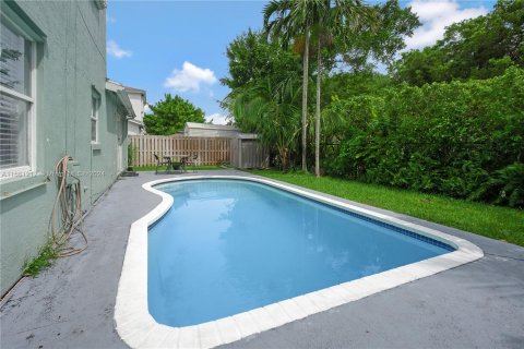 House in Sunrise, Florida 4 bedrooms, 206.15 sq.m. № 1380052 - photo 6