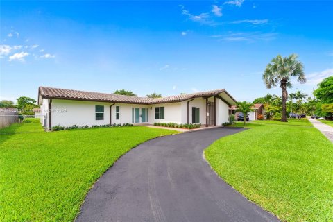 Villa ou maison à vendre à Cutler Bay, Floride: 4 chambres, 181.81 m2 № 1380112 - photo 4