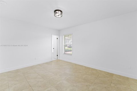 Villa ou maison à vendre à Cutler Bay, Floride: 4 chambres, 181.81 m2 № 1380112 - photo 30