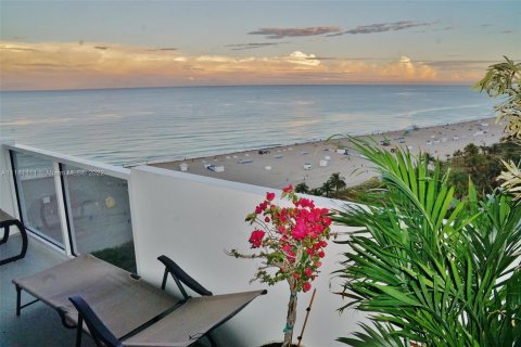 Copropriété à louer à Miami Beach, Floride: 1 chambre, 81.75 m2 № 9467 - photo 2