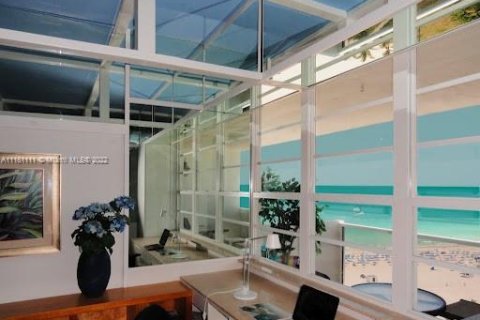 Condominio en alquiler en Miami Beach, Florida, 1 dormitorio, 81.75 m2 № 9467 - foto 11