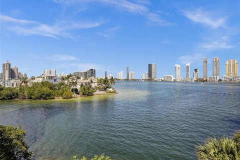 Condo in Aventura, Florida, 2 bedrooms  № 1290874 - photo 24