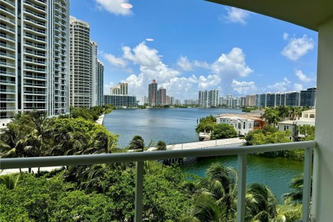 Condo in Aventura, Florida, 2 bedrooms  № 1290874 - photo 8