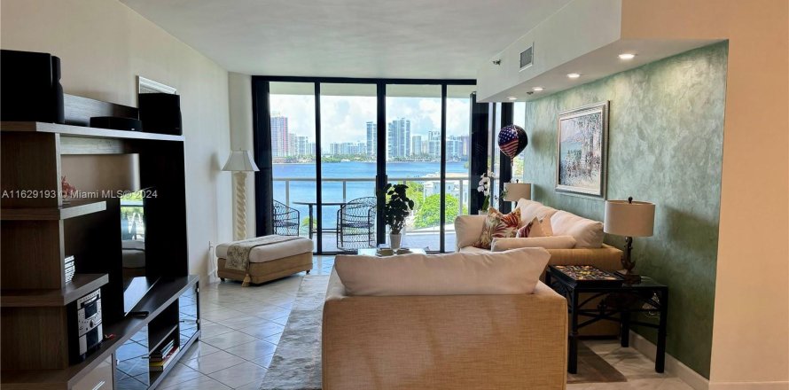 Condo in Aventura, Florida, 2 bedrooms  № 1290874