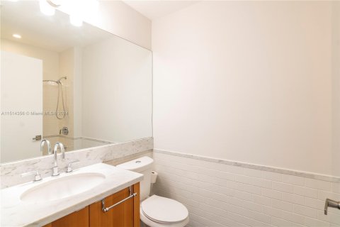 Condo in Miami Beach, Florida, 3 bedrooms  № 949441 - photo 17