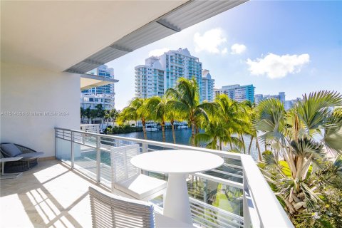 Condo in Miami Beach, Florida, 3 bedrooms  № 949441 - photo 10