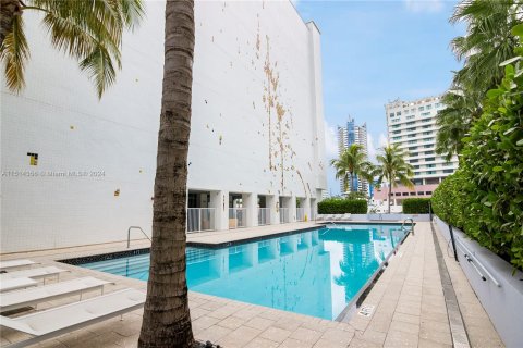 Condo in Miami Beach, Florida, 3 bedrooms  № 949441 - photo 28