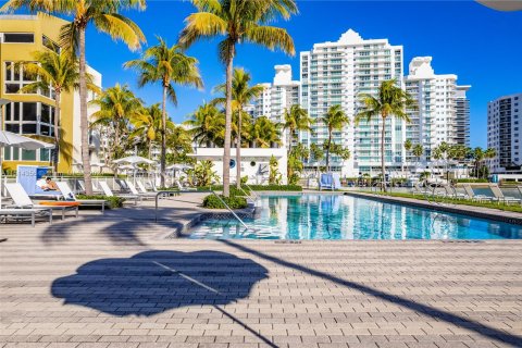 Condominio en venta en Miami Beach, Florida, 3 dormitorios, 222.5 m2 № 949441 - foto 25