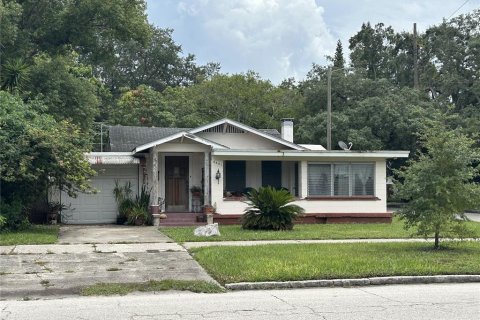 House in Tampa, Florida 2 bedrooms, 167.22 sq.m. № 1363450 - photo 1