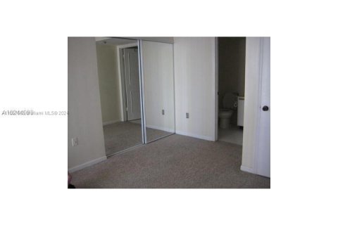 Condominio en alquiler en Miami, Florida, 1 dormitorio, 65.03 m2 № 1362167 - foto 12