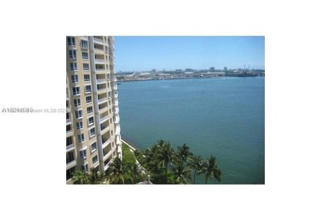 Condominio en alquiler en Miami, Florida, 1 dormitorio, 65.03 m2 № 1362167 - foto 11