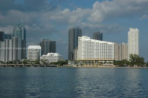 Condo in Miami, Florida, 1 bedroom  № 1362167 - photo 29