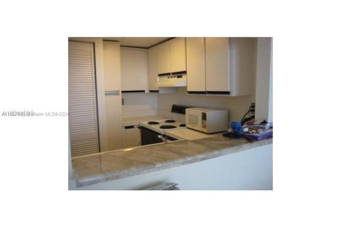 Condominio en alquiler en Miami, Florida, 1 dormitorio, 65.03 m2 № 1362167 - foto 7