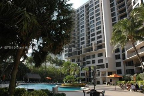 Condo in Miami, Florida, 1 bedroom  № 1362167 - photo 17