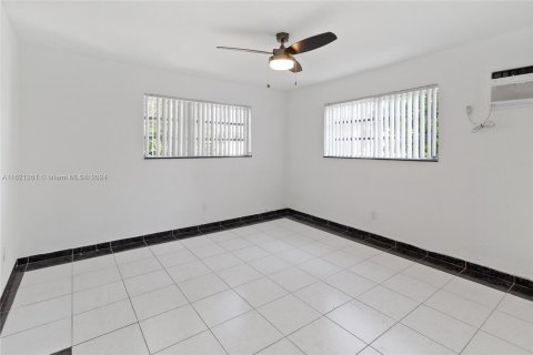 Condo in Miami Beach, Florida, 1 bedroom  № 1242277 - photo 9