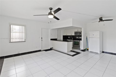 Condo in Miami Beach, Florida, 1 bedroom  № 1242277 - photo 5