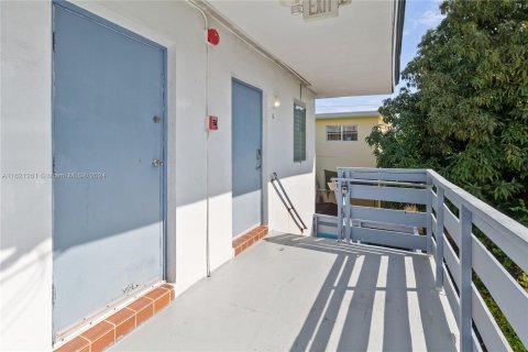 Condo in Miami Beach, Florida, 1 bedroom  № 1242277 - photo 3