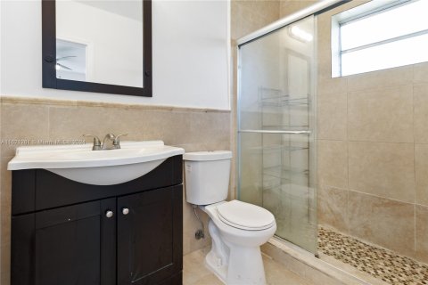 Condo in Miami Beach, Florida, 1 bedroom  № 1242277 - photo 11