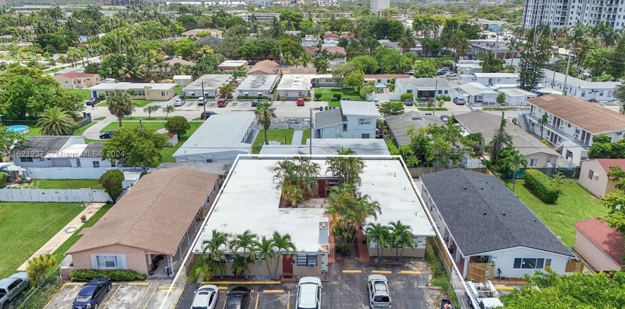 Immobilier commercial à Hallandale Beach, Floride № 1242276