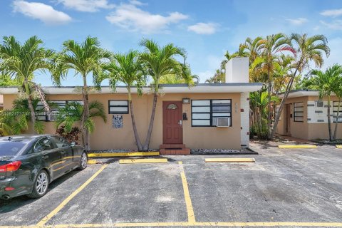 Propiedad comercial en venta en Hallandale Beach, Florida № 1242276 - foto 7