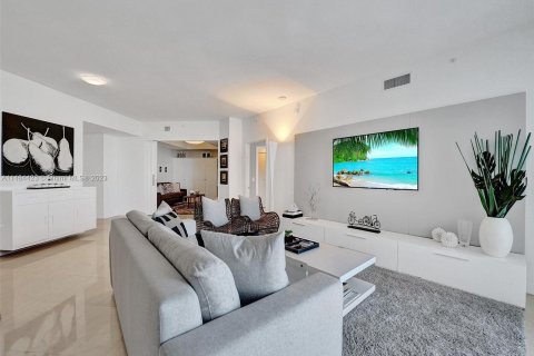 Condominio en venta en North Miami Beach, Florida, 3 dormitorios, 175.86 m2 № 832640 - foto 23