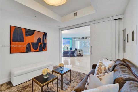 Condominio en venta en North Miami Beach, Florida, 3 dormitorios, 175.86 m2 № 832640 - foto 18