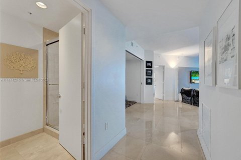 Condominio en venta en North Miami Beach, Florida, 3 dormitorios, 175.86 m2 № 832640 - foto 10