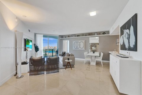 Condominio en venta en North Miami Beach, Florida, 3 dormitorios, 175.86 m2 № 832640 - foto 21