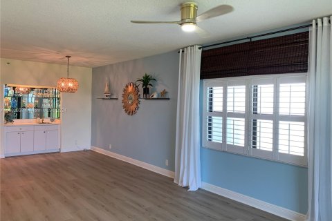 Condo in Stuart, Florida, 3 bedrooms  № 1437045 - photo 15