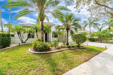 Villa ou maison à vendre à Cooper City, Floride: 4 chambres, 250 m2 № 958656 - photo 2