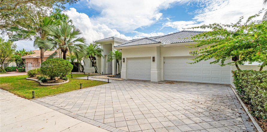 Villa ou maison à Cooper City, Floride 4 chambres, 250 m2 № 958656
