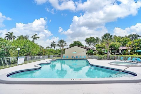 Adosado en alquiler en Miami, Florida, 3 dormitorios, 146.69 m2 № 1395192 - foto 12