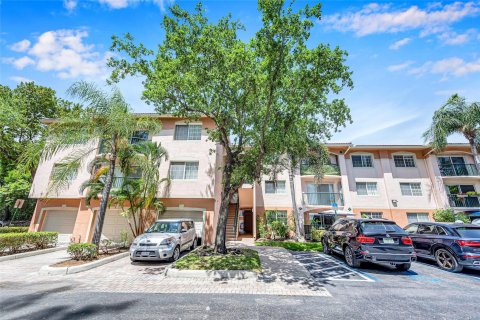 Condo in Fort Lauderdale, Florida, 2 bedrooms  № 1100847 - photo 5