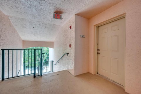 Condo in Fort Lauderdale, Florida, 2 bedrooms  № 1100847 - photo 4