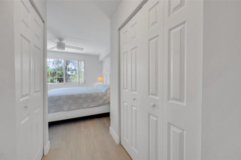 Condo in Fort Lauderdale, Florida, 2 bedrooms  № 1100847 - photo 18