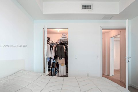 Condo in Miami, Florida, 2 bedrooms  № 1147217 - photo 12