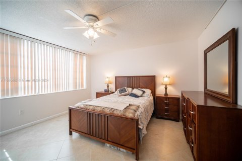 Copropriété à vendre à Miami, Floride: 2 chambres, 133.31 m2 № 1381964 - photo 24