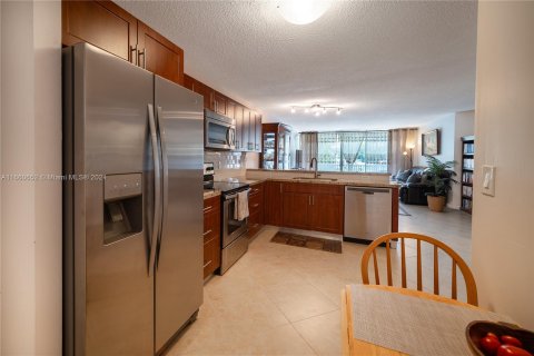 Copropriété à vendre à Miami, Floride: 2 chambres, 133.31 m2 № 1381964 - photo 8