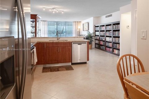 Copropriété à vendre à Miami, Floride: 2 chambres, 133.31 m2 № 1381964 - photo 9