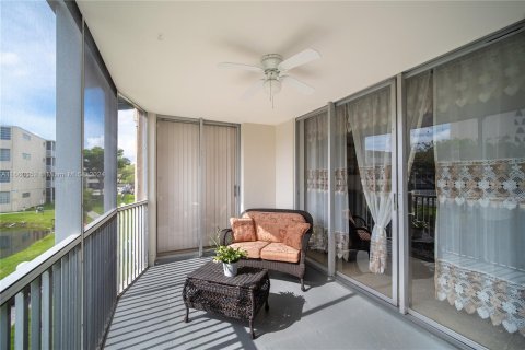 Copropriété à vendre à Miami, Floride: 2 chambres, 133.31 m2 № 1381964 - photo 5