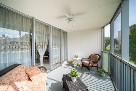 Copropriété à vendre à Miami, Floride: 2 chambres, 133.31 m2 № 1381964 - photo 6