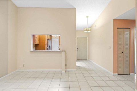 House in Boynton Beach, Florida 2 bedrooms, 124.49 sq.m. № 1136256 - photo 30