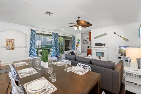 Casa en venta en Hollywood, Florida, 4 dormitorios, 159.61 m2 № 1016904 - foto 7