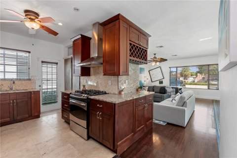 Casa en venta en Hollywood, Florida, 4 dormitorios, 159.61 m2 № 1016904 - foto 12